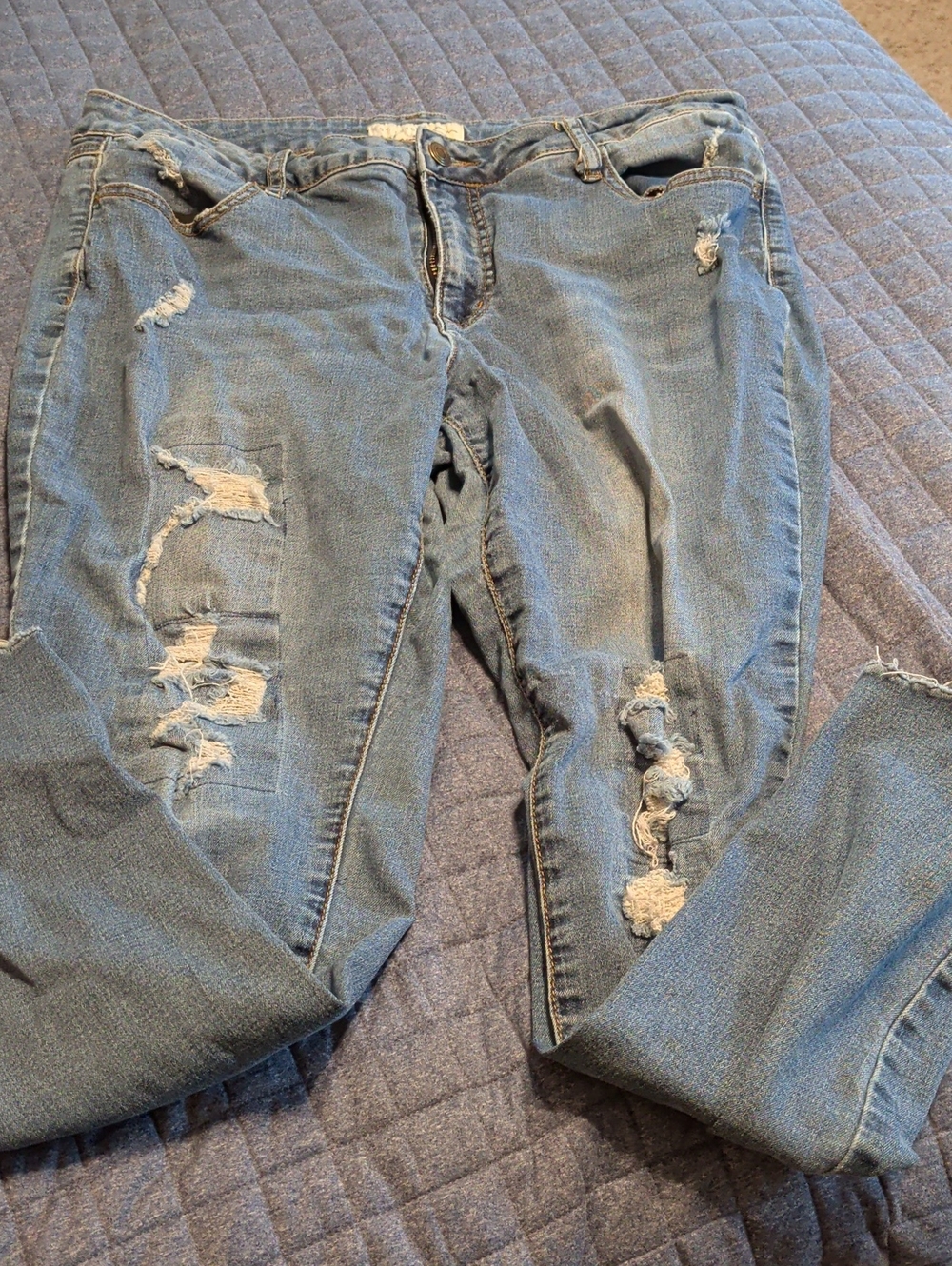 Womens Distressed Jeans in Light Blue